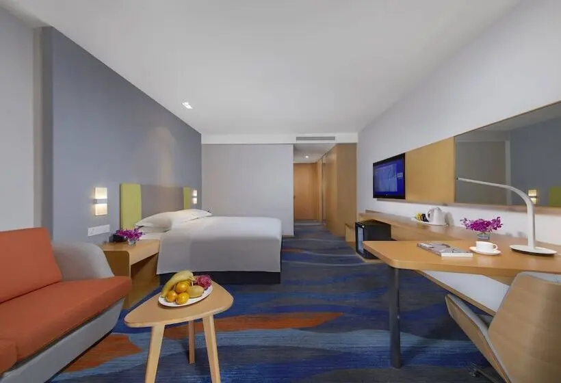 シティビューのダブルベッドスタンダードルーム, Holiday Inn Express Zhengzhou Zhengdong, An Ihg