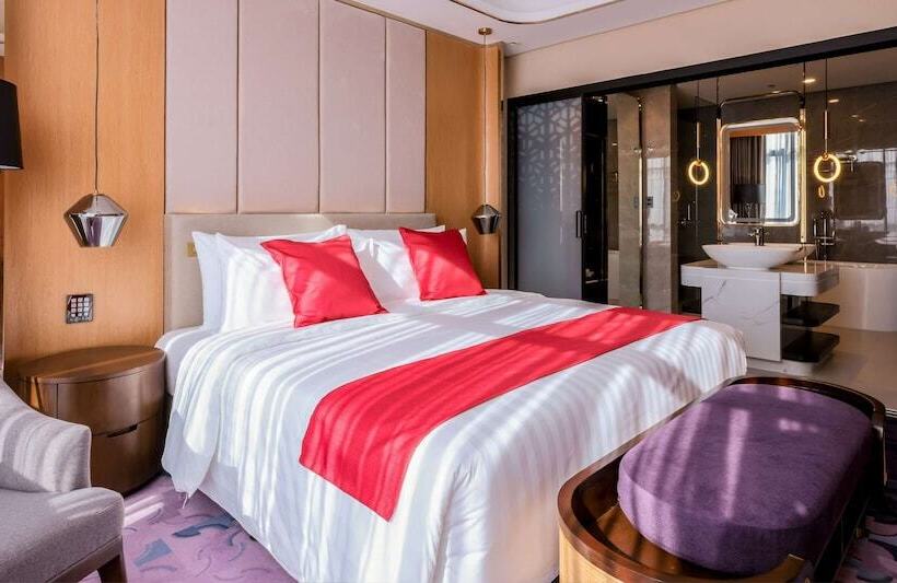 سوییت سوپریور, Best Western Plus Metro Clark