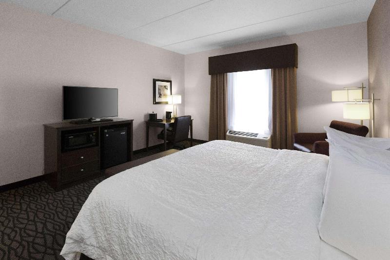 スタンダードルーム, Higgins Hotel, Official Hotel Of The National Wwii Museum, Curio Collection By Hilton