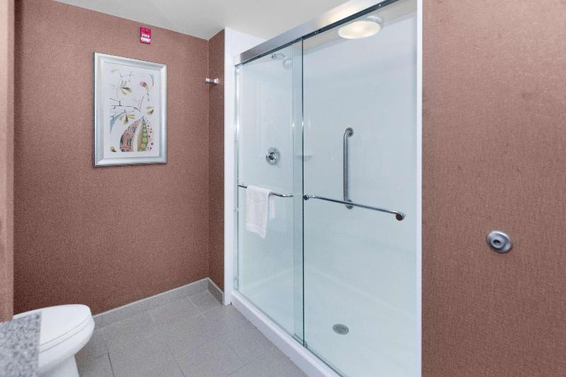 スタンダードルーム, Higgins Hotel, Official Hotel Of The National Wwii Museum, Curio Collection By Hilton