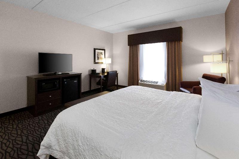 スタンダードルーム, Higgins Hotel, Official Hotel Of The National Wwii Museum, Curio Collection By Hilton