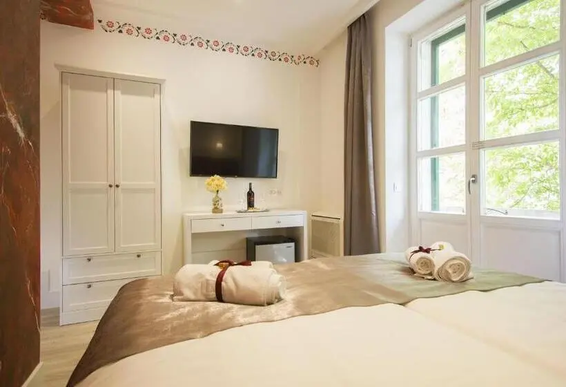 バルコニー付きスーペリアルーム, Well Of Life Luxury Rooms