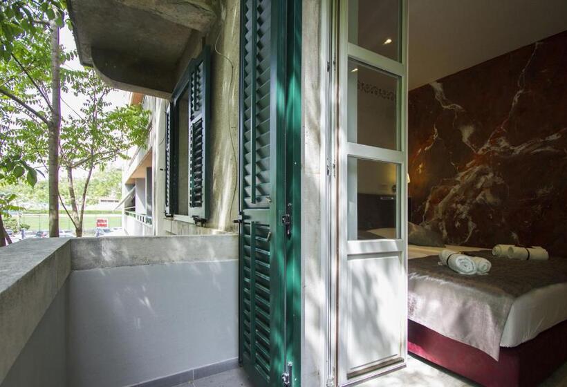 발코니 수피리어 룸, Well Of Life Luxury Rooms