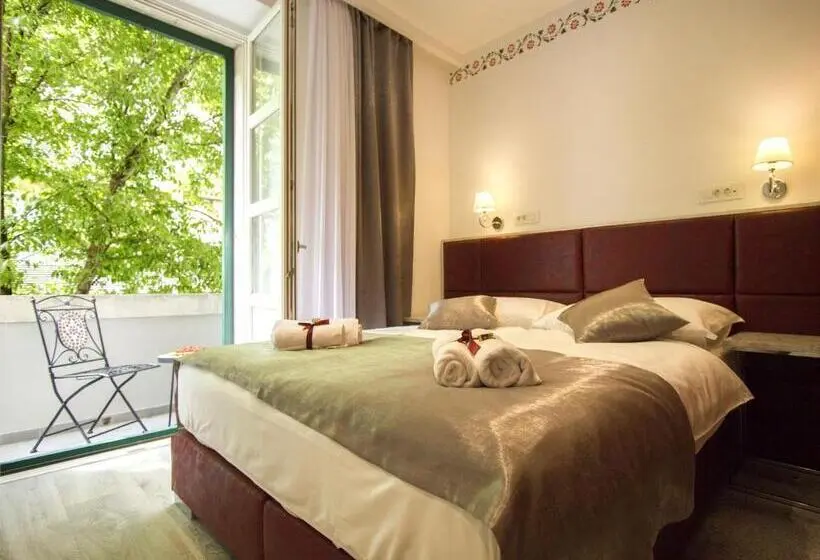 バルコニー付きスーペリアルーム, Well Of Life Luxury Rooms