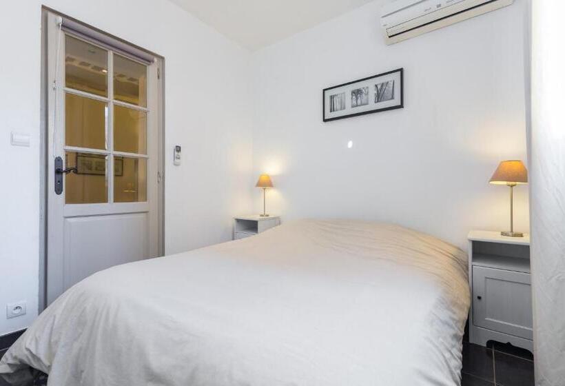 דירת שני חדרים, Florella Maréchal Joffre