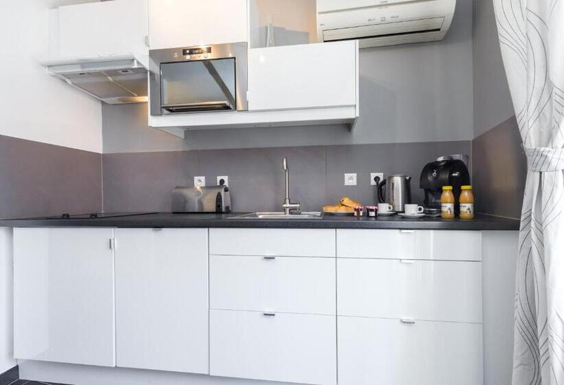 חדר סטודיו סטנדרד, Florella Maréchal Joffre