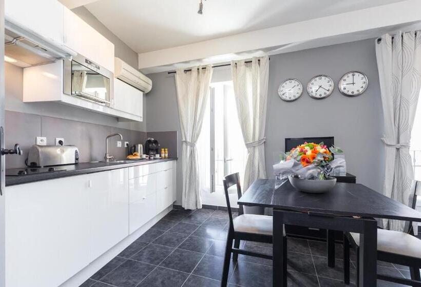 חדר סטודיו סטנדרד, Florella Maréchal Joffre