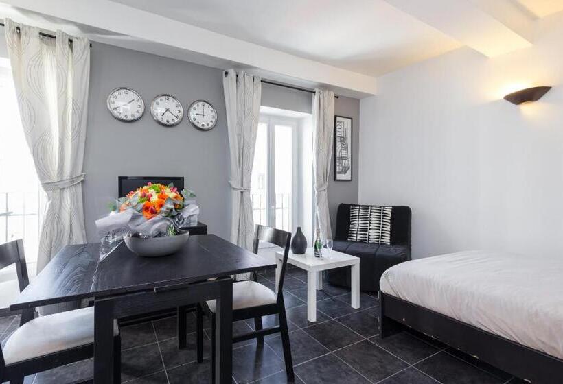 חדר סטודיו סטנדרד, Florella Maréchal Joffre