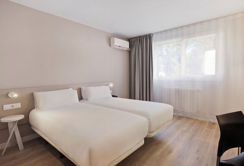 Номер Стандарт, B&b Hotel Oviedo
