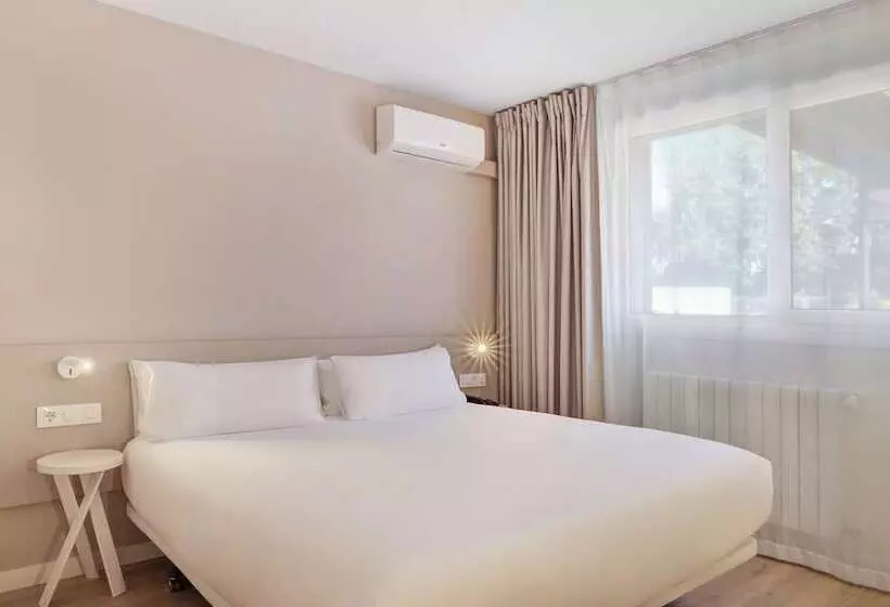 Standard Yhden Hengen Huone, B&b Hotel Oviedo