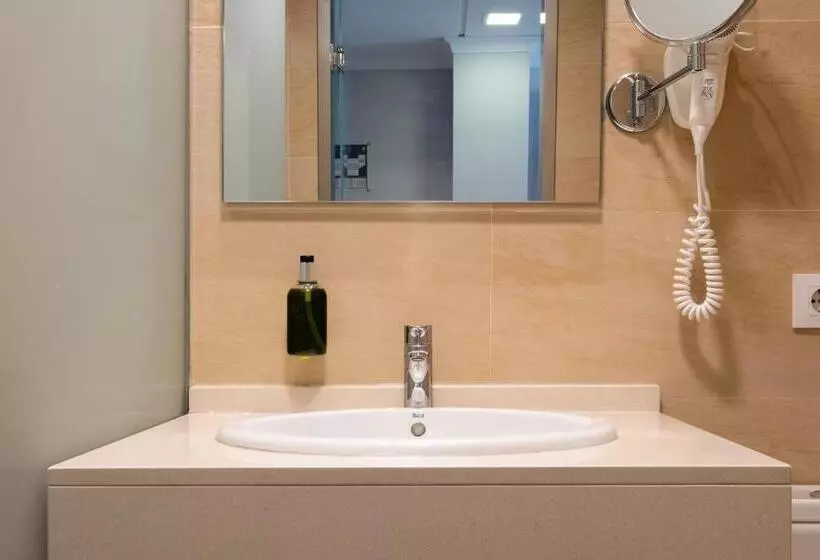 اتاق استاندارد با چشم‌انداز استخر, Helios Mallorca Hotel & Apartments