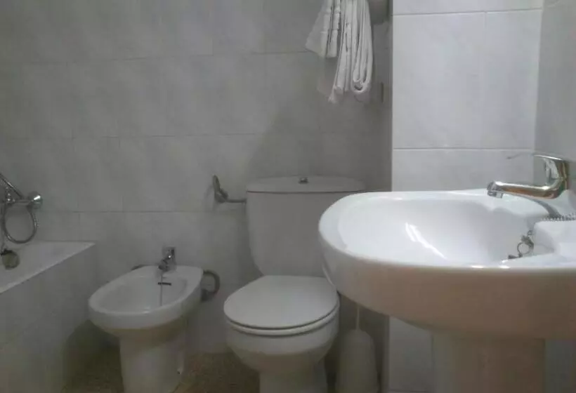 Chambre Standard Individuelle, Bari