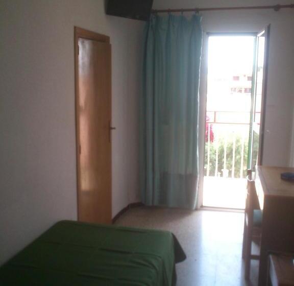 スタンダードシングルルーム, Bari