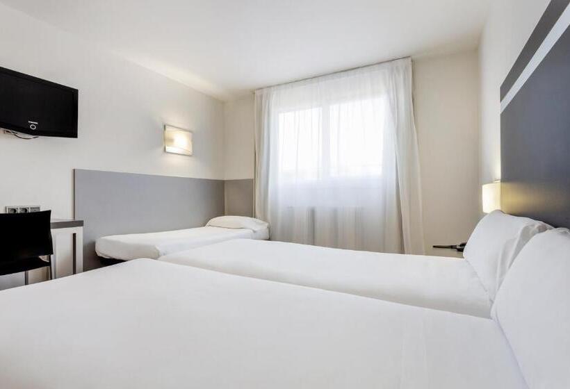 스탠다드 트리플 룸, B&b Hotel Oviedo