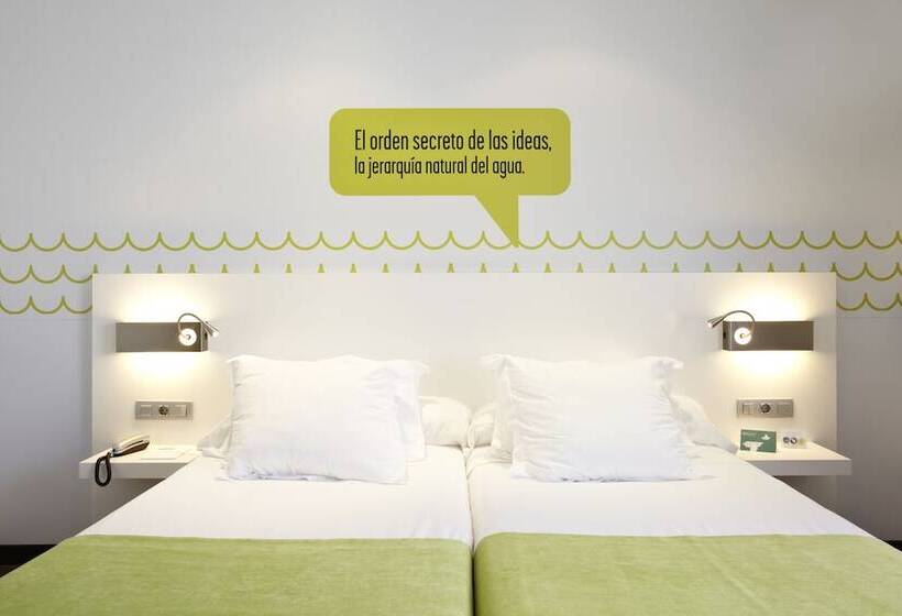 标准三人间, Costa Azul