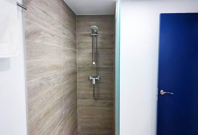 エコノミールーム, Flats Friends Mar Blau