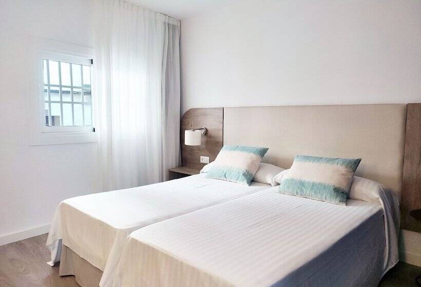 エコノミールーム, Flats Friends Mar Blau