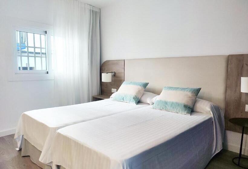 エコノミールーム, Flats Friends Mar Blau