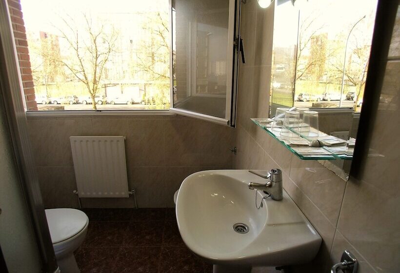 اتاق استاندارد, Iraipe Gorbea Auto Check In