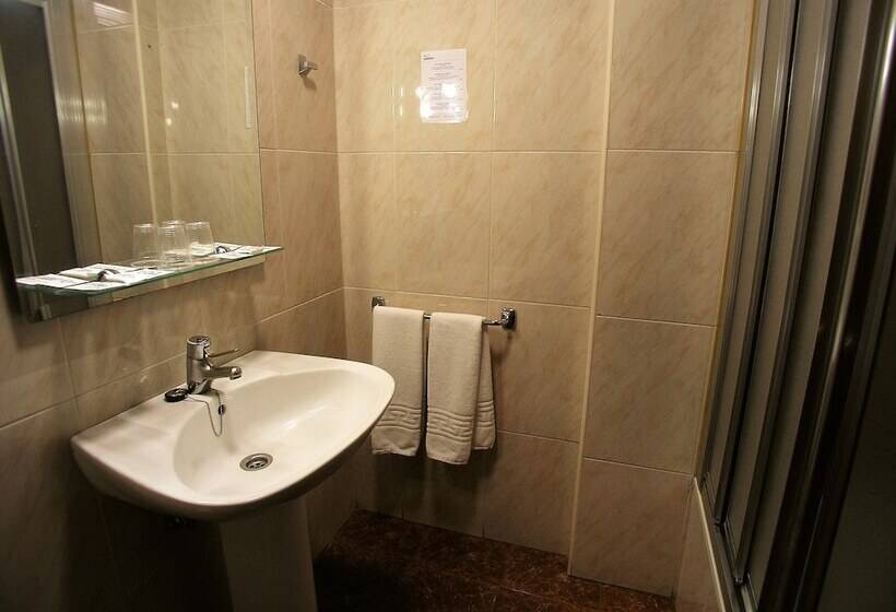 اتاق استاندارد یک نفره, Iraipe Gorbea Auto Check In