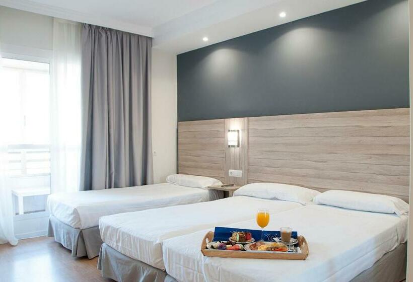 패밀리 룸, Maya Alicante