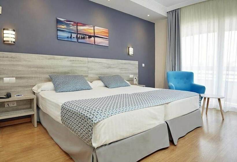 패밀리 룸, Maya Alicante