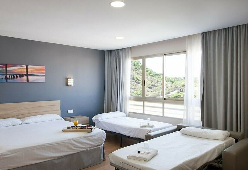 패밀리 룸, Maya Alicante