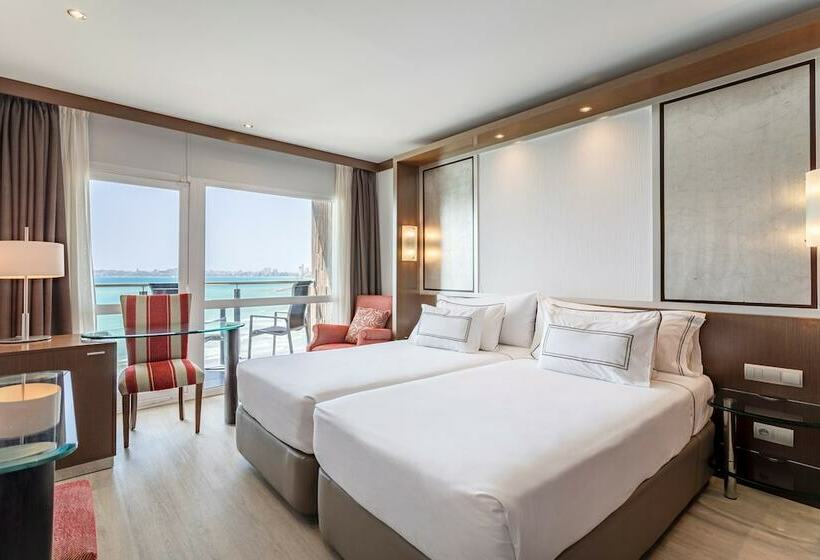 اتاق استاندارد با چشمانداز دریا, Melia Alicante