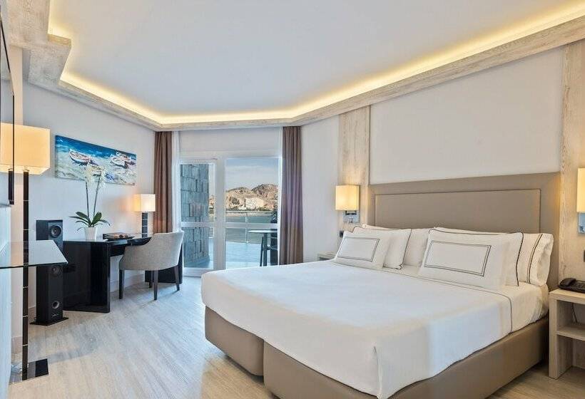 اتاق استاندارد با چشمانداز دریا, Melia Alicante