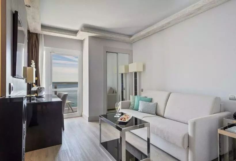 سوییت جونیور با چشمانداز دریا, Melia Alicante