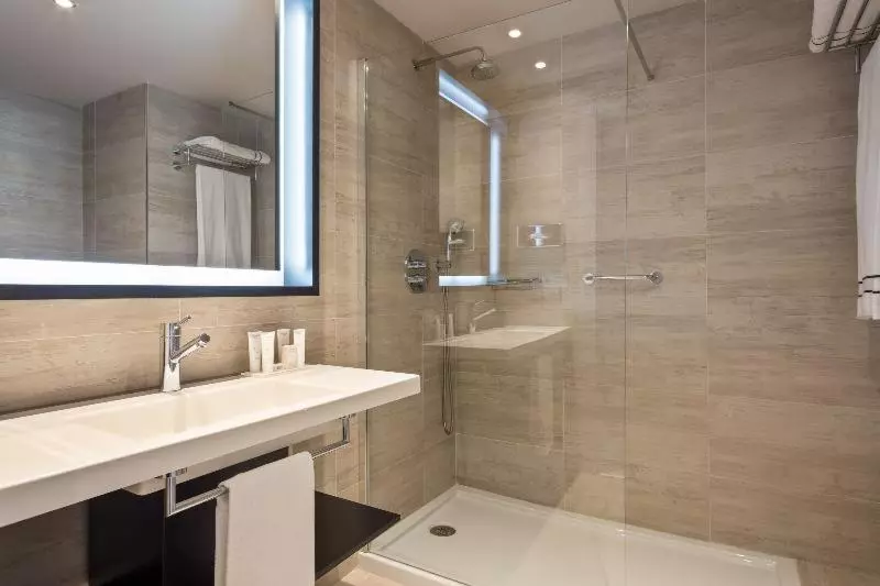 سوییت جونیور با چشمانداز دریا, Melia Alicante