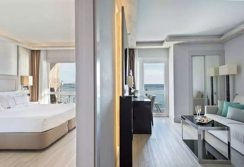 سوییت جونیور با چشمانداز دریا, Melia Alicante