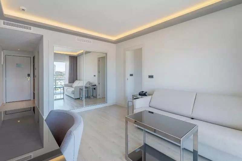 سوئیت جونیور پریمیوم, Melia Alicante