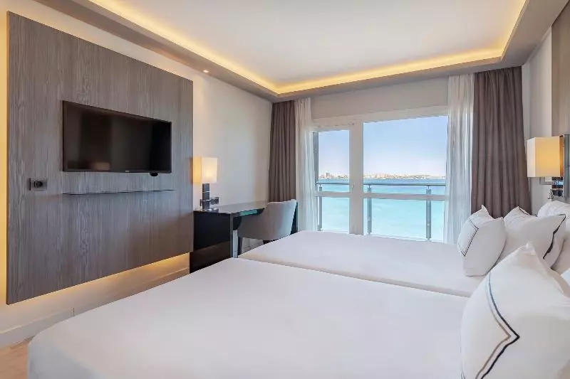 اتاق پرمیوم با چشمانداز دریا, Melia Alicante