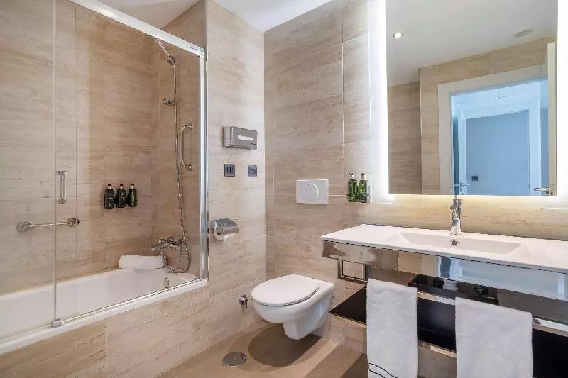 سوییت جونیور با چشمانداز دریا, Melia Alicante