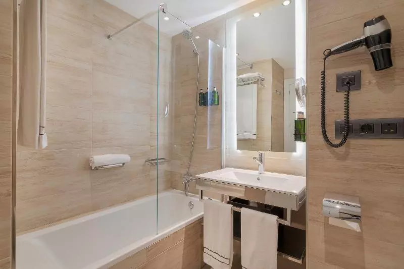 سوییت جونیور با چشمانداز دریا, Melia Alicante