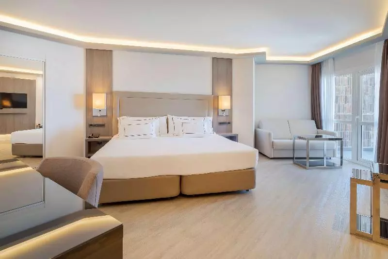 اتاق پرمیوم با چشمانداز دریا, Melia Alicante