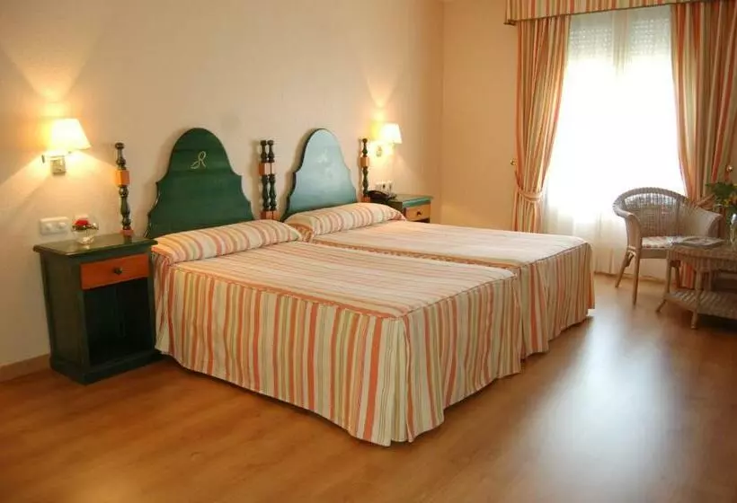 اتاق استاندارد سه نفره, Rio Badajoz