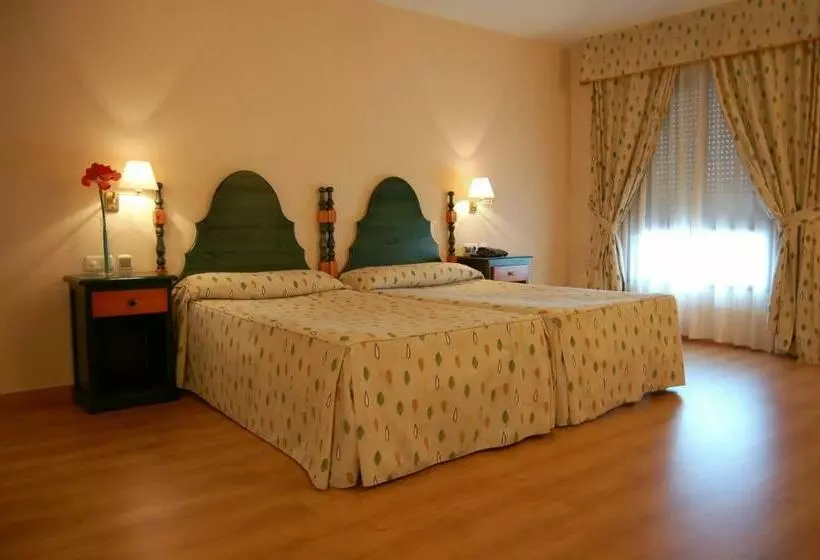 اتاق استاندارد سه نفره, Rio Badajoz