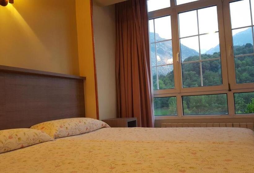 اتاق استاندارد سه نفره, Naranjo De Bulnes