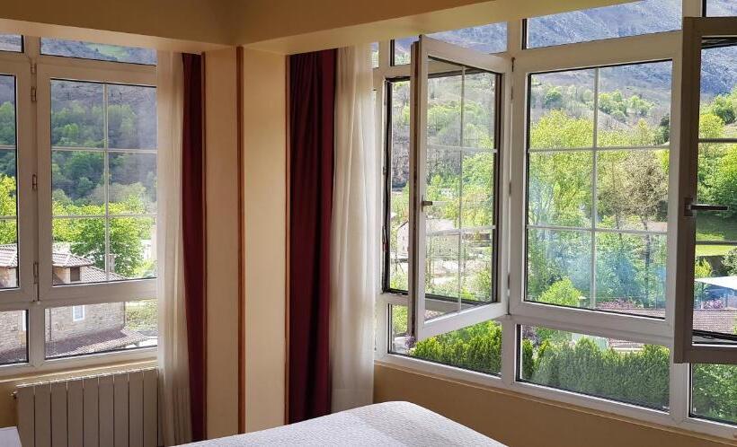 اتاق لوکس, Naranjo De Bulnes