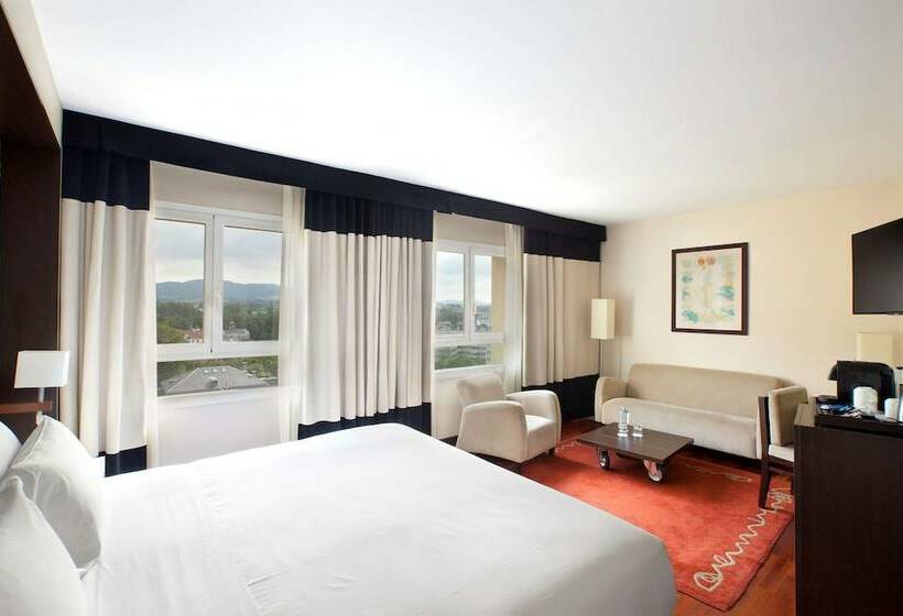 غرفة سوبيريور, NH Canciller Ayala Vitoria