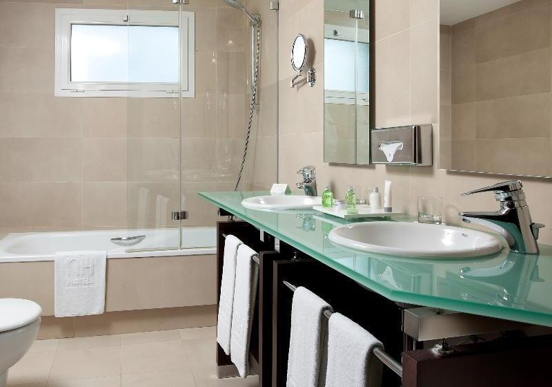 غرفة سوبيريور, NH Canciller Ayala Vitoria