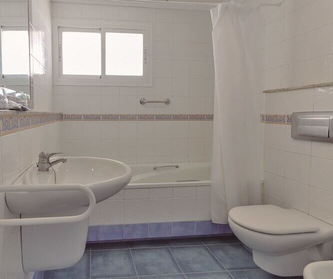 标准三人间, Polamar