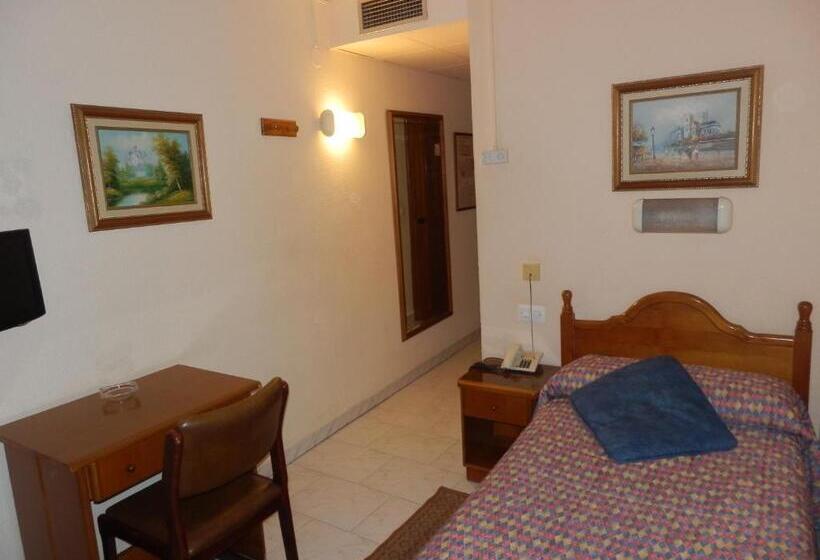 标准单人间, Restaurante Salvadora