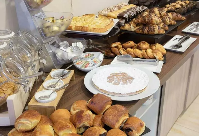 اتاق خانوادگی, Sercotel Los Llanos
