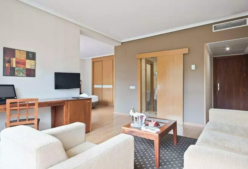 سوییت جونیور, Sercotel Los Llanos