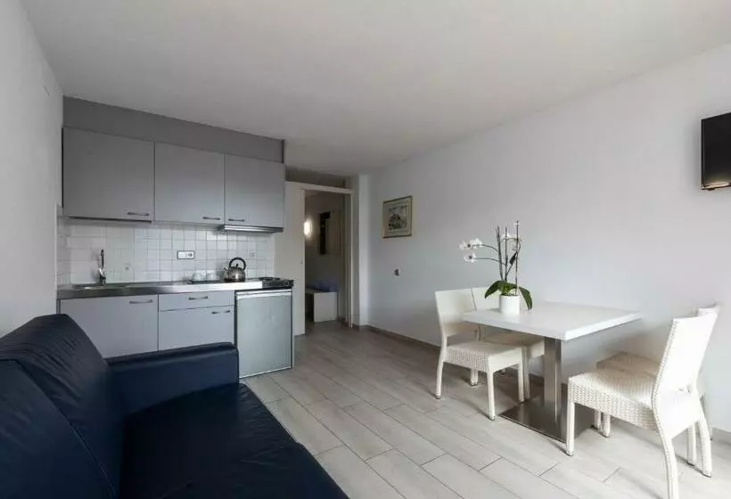 プールビュージュニアスイート, Aparthotel Miami Park
