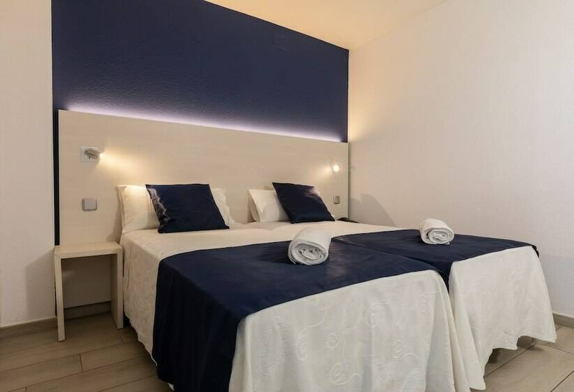 جناح جونيور مطلّ علي حمام السباحة, Aparthotel Miami Park