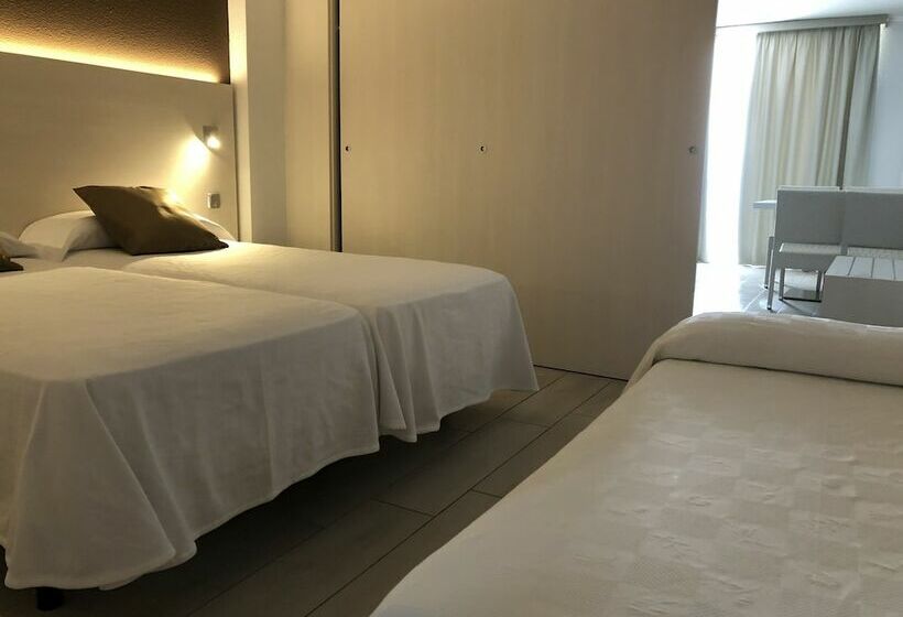 جناح جونيور مطلّ علي حمام السباحة, Aparthotel Miami Park